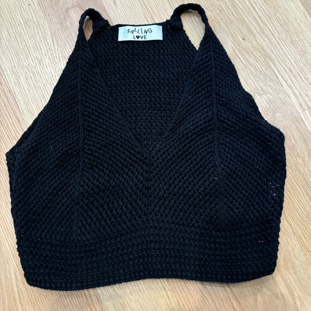 Falling Love black knit cropped top Size M